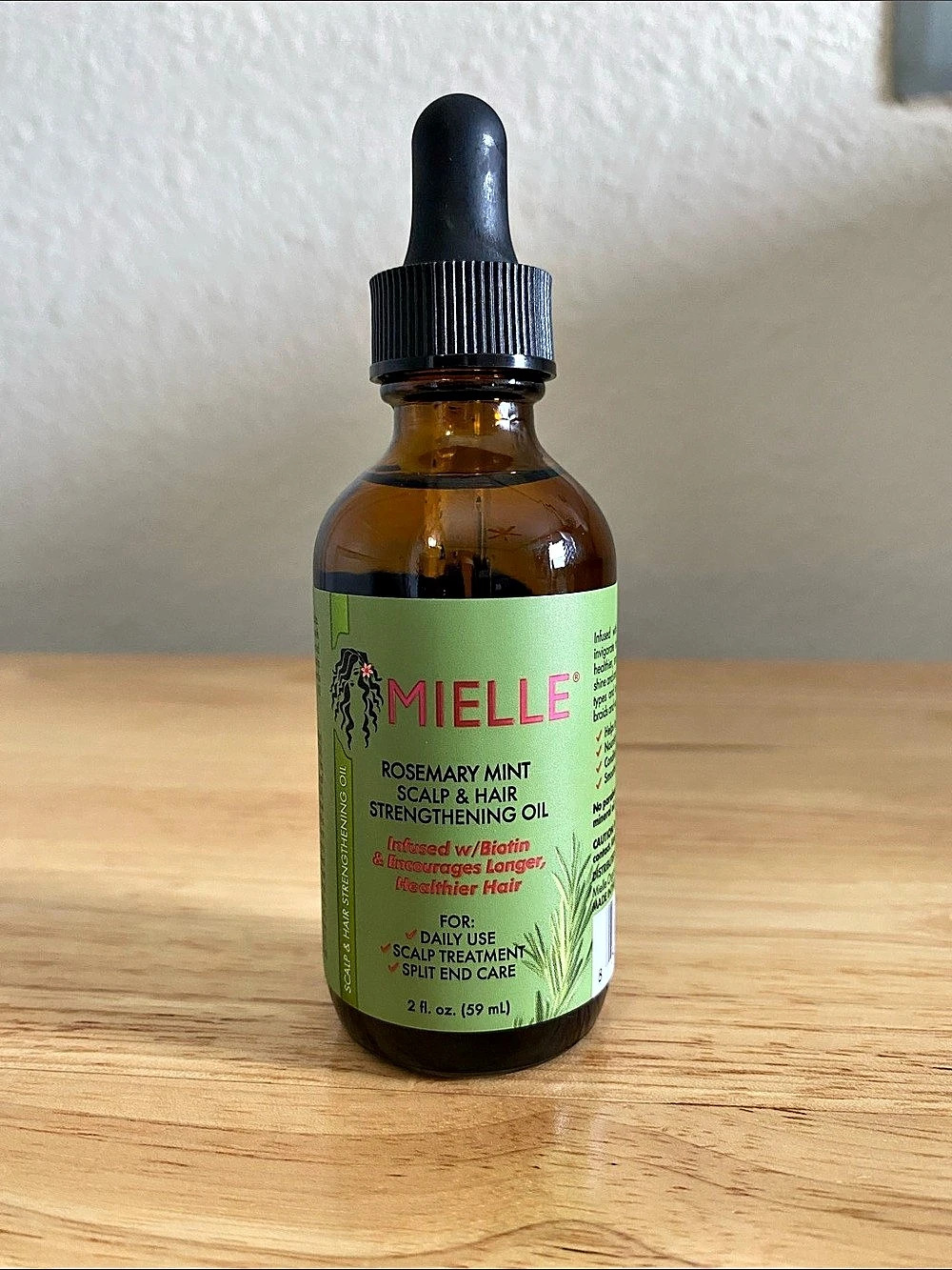 Mielle Rosemary Mint Scalp & Hair Strengthening Serum